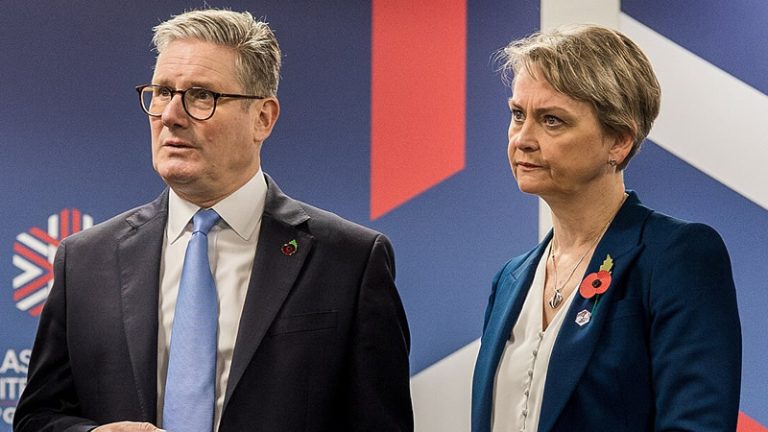 İngiltere’deki 1,5 Milyon Yabancı İşçi Kalıcı Yerleşim İçin 5 Yıl Daha Beklemek Zorunda Kalabilir