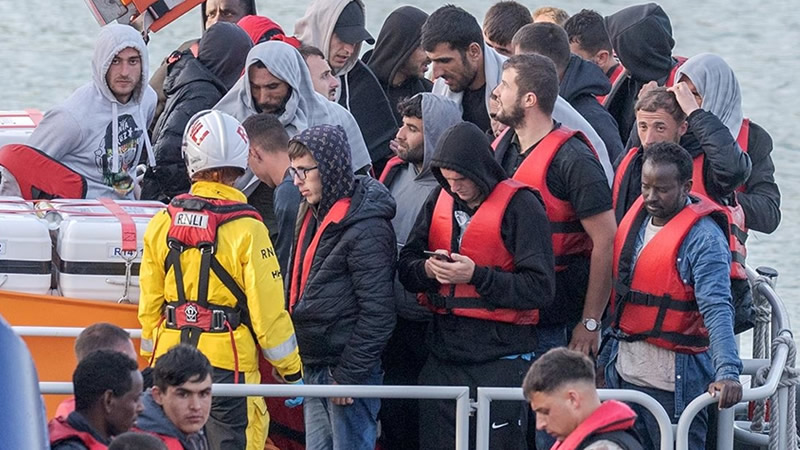 İngiltere’den Yeni Göç Hamlesi: Kosova ile Geri Gönderme Anlaşması Yolda