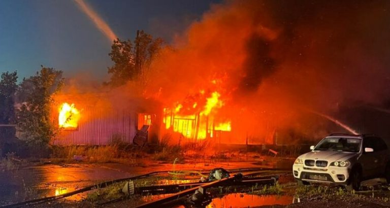 Londra’da Korkunç Yangın: Üç Çocuk ve Bir Kadın Hayatını Kaybetti, Bir Kişi Gözaltında