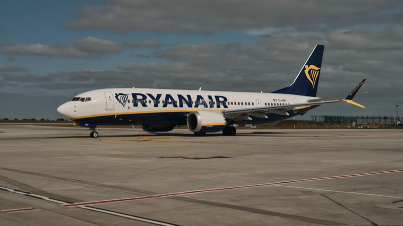 Ryanair’da Üzerine Kahve Dökülen Yolcu 4 Bin Sterlin Tazminat Aldı