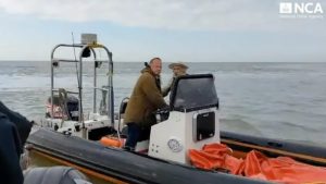 İngiltere Kıyılarında 37 Milyon Sterlinlik Kokainle Yakalanan İki Kişiye Toplam 32 Yıl Hapis Cezası