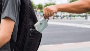 Londra’da Türk Hırsızlar Türk Turistleri Soydu