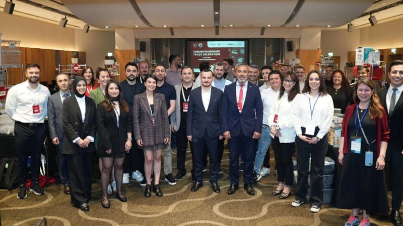 İKMİB Heyeti Londra’da Türk Ev ve Mutfak Eşyalarını Tanıttı