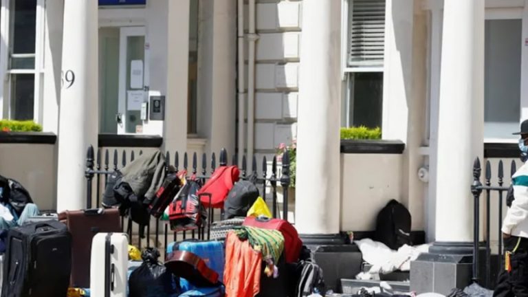 İngiltere’de İltica Sisteminde Alarm: Sığınmacılar Otellerden Kayboluyor