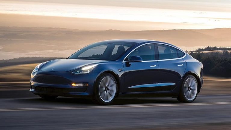 Tesla İngiltere’de Fren Yaptı