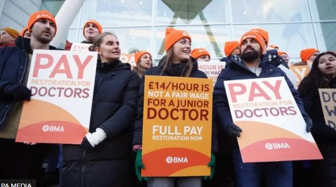 İngiltere’de Asistan Doktorlar Beş Günlük Greve Başladı