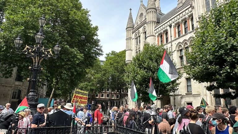 Londra’da “Palestine Action” Grubuna Destek Gösterisi: Yasak Girişimine Karşı Tepki Büyüyor