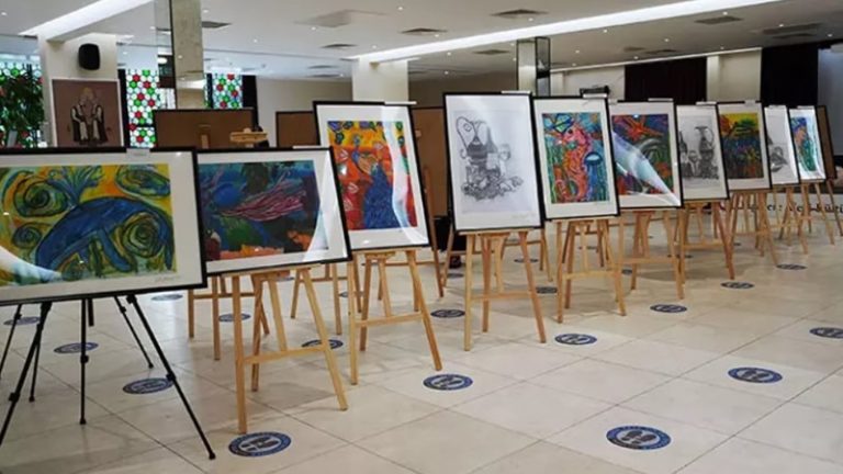 Londra’da “Renkler Açıyor” Sergisi Büyük İlgi Gördü