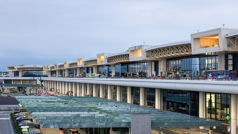 15 Yaşındaki Biletsiz Çocuk Londra Yerine Milano’ya Uçtu