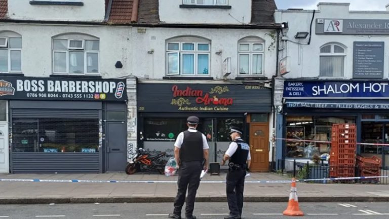 Doğu Londra’da Restorana Kundaklama Saldırısı: 3’ü Ağır 5 Yaralı
