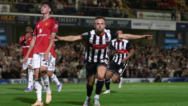 Manchester United’a Tarihi Şok: 4. Lig Ekibi Grimsby Town’a Elendiler