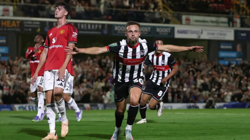 Manchester United’a Tarihi Şok: 4. Lig Ekibi Grimsby Town’a Elendiler