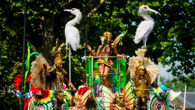 Londra’da Notting Hill Karnavalı Başladı: Festival Öncesi 100 Gözaltı