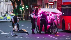 Londra’nın Merkezinde Pedicab ile Otobüs Çarpıştı: Üç Yaralı