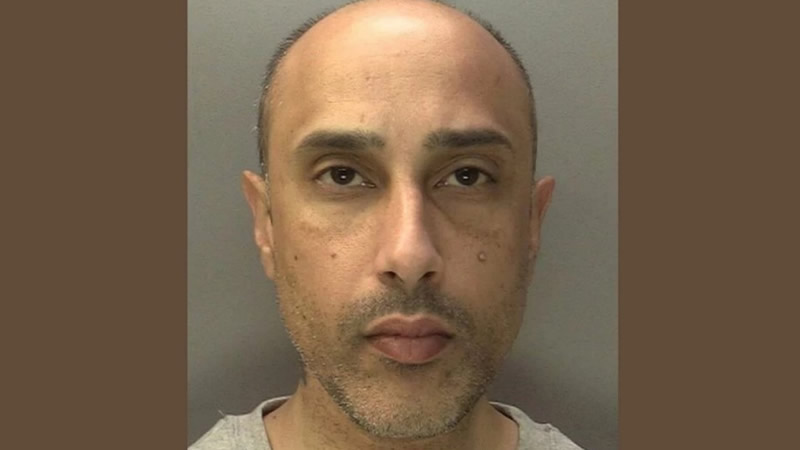 İngiltere’de Dehşet: Kumandasını Elinden Alan Annesini Öldürdü