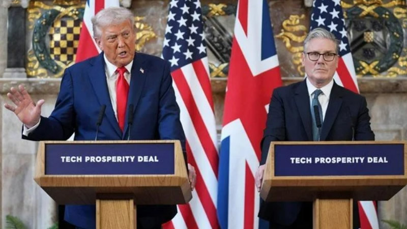 Starmer: “Trump’ın Grönland Konusunda Baskısına Boyun Eğmeyeceğim”