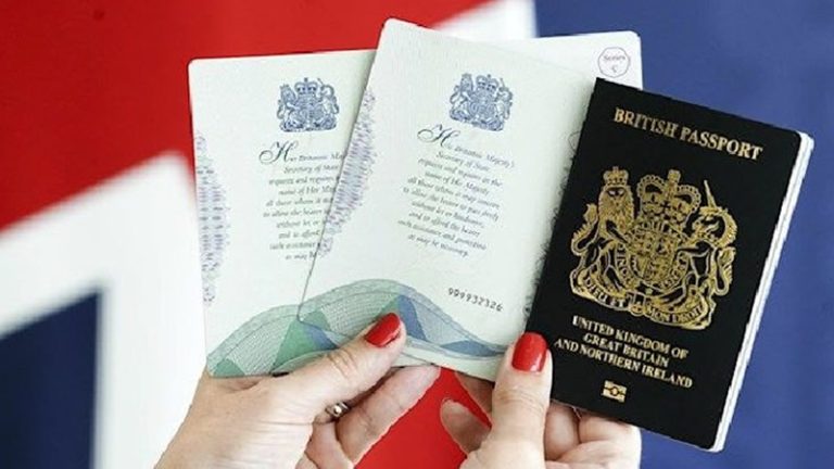 İngiliz Pasaportu Kral’ın Armasıyla Yeniden Tasarlandı