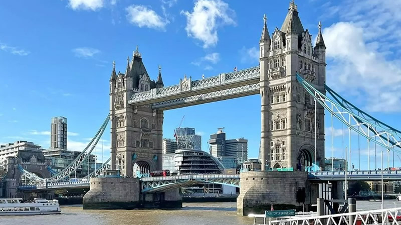 Londra'da Tower Bridge’te Türk İmzası: Karmod Kabinler Kullanılacak