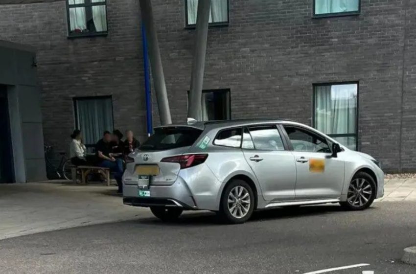 İngiltere’de Sığınmacıların Hastanelere Taksiyle Gitmesi Yasaklanıyor