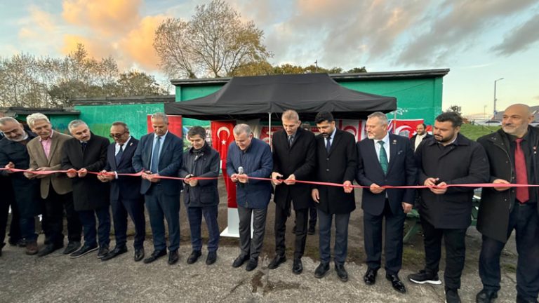 Bakan Osman Aşkın Bak, Londra’da Cumhuriyet Kupası Finaline Katıldı