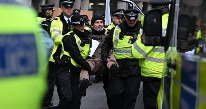 Londra’daki Filistin Protestosunda 90 Kişi Gözaltına Alındı