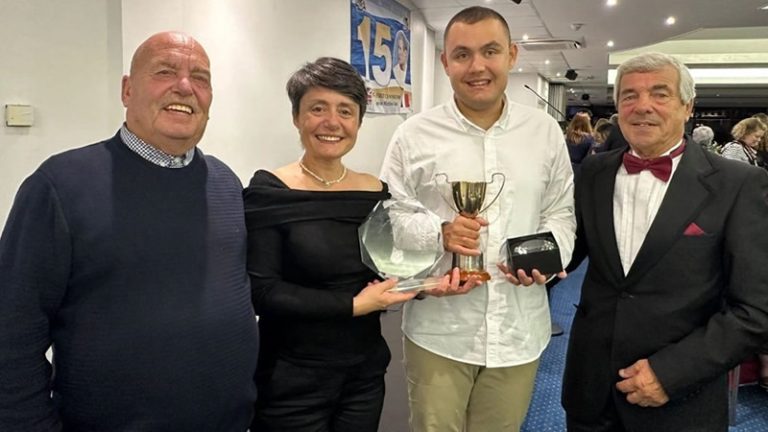 Otizmli Yüzücü Tuna Tunca’ya İngiltere’den Çifte Ödül