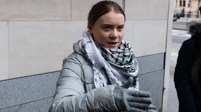 İngiltere'de Gözaltına Alınan Aktivist Thunberg Serbest Bırakıldı