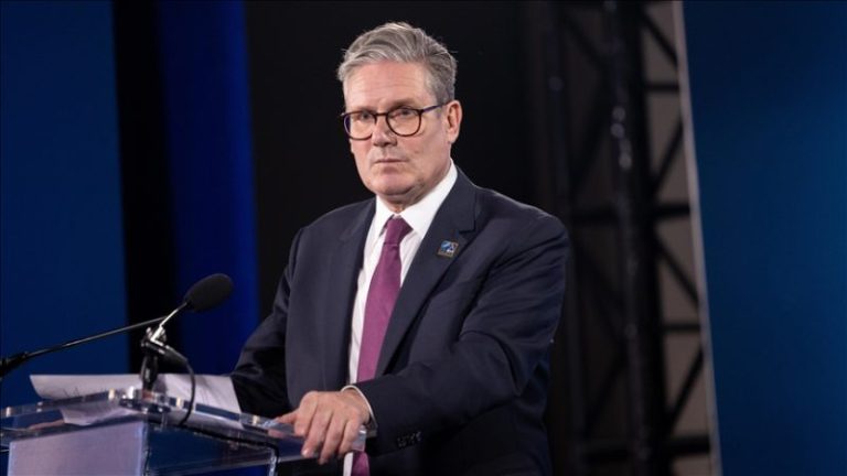 Keir Starmer’dan Noel Mesajı: “Birbirimize Ulaşmalı, Payımıza Düşeni Yapmalıyız”