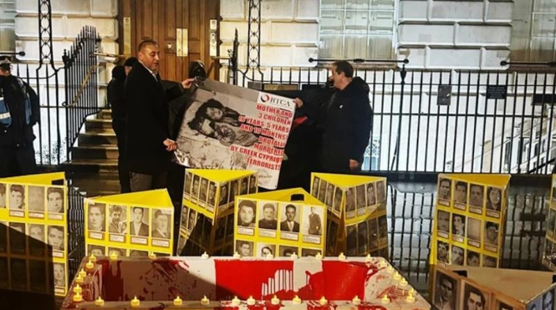 Londra’da Kıbrıslı Türklerden “Kanlı Noel” protestosu