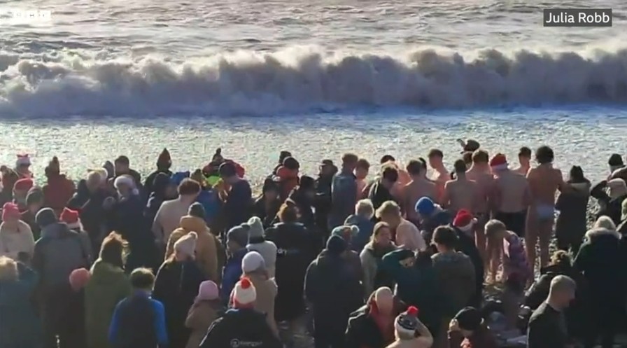 Noel Günü Yapılan Yüzme Etkinliğine Katılan 2 Kişi Hala Kayıp