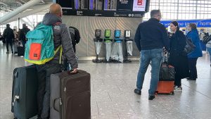 Stansted Havalimanı Yönetiminden Noel Öncesi Yolculara Uyarı