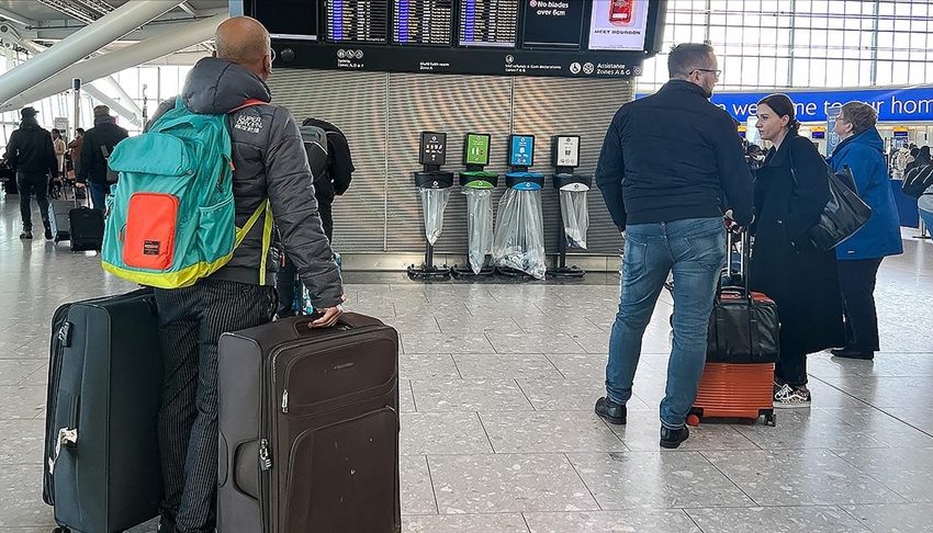 Stansted Havalimanı Yönetiminden Noel Öncesi Yolculara Uyarı