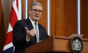 Starmer’dan Trump’a Yanıt: “Ticaret Savaşı Kimsenin Çıkarına Değil”