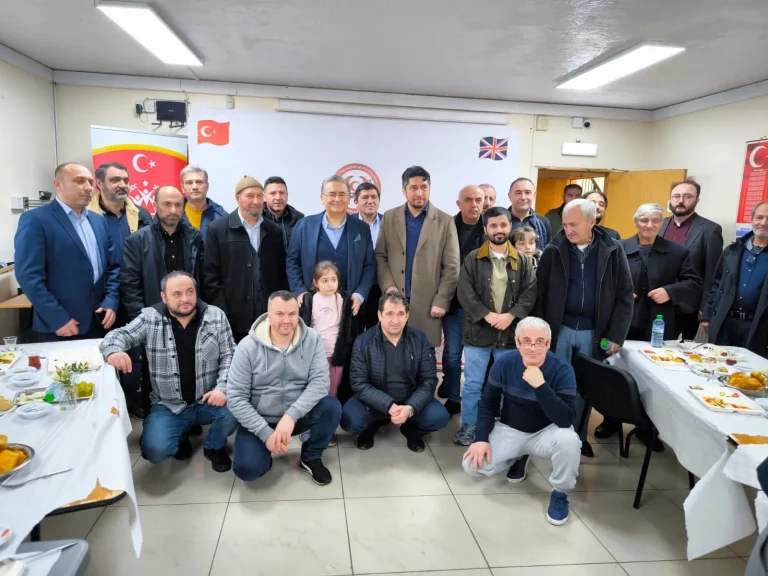 Luton’da Türk Toplumu Kahvaltıda Buluştu