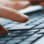 İngiltere’de Evden Çalışıyormuş Gibi Yapan Polis İhraç Edildi