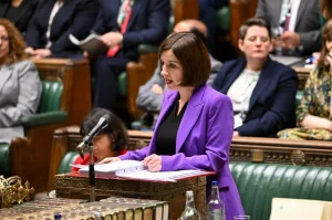 İngiltere’de Eğitimde Kapsamlı Reform Paketi! Başarı Farkı Yarıya İndiriliyor