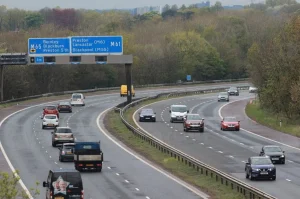 Resmi Rapor: İngiltere’de Akıllı Otoyolların Çoğu Beklenen Faydayı Sağlamadı