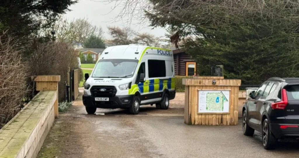 Suffolk’taki oyun parkından kaybolan üç yaşındaki çocuk için arama çalışmaları sürüyor