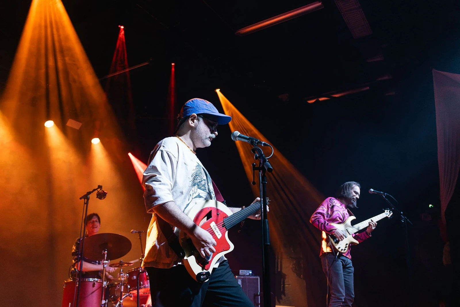 Londra’da Psychedelic Anatolian Rock Gecesi: Yasak Helva ve Burak Çetindağ aynı sahnede