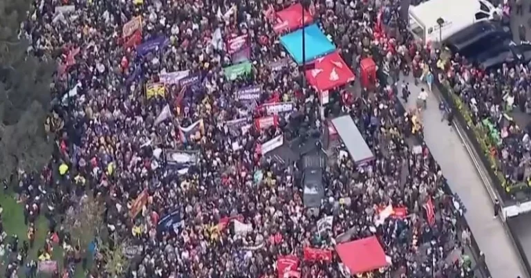 Londra’da Aşırı Sağa Karşı Dev Yürüyüş