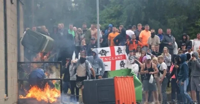 Londra Aşırı Sağ Grupların Organizasyon Merkezi mi? Yeni Rapor Endişeleri Artırdı