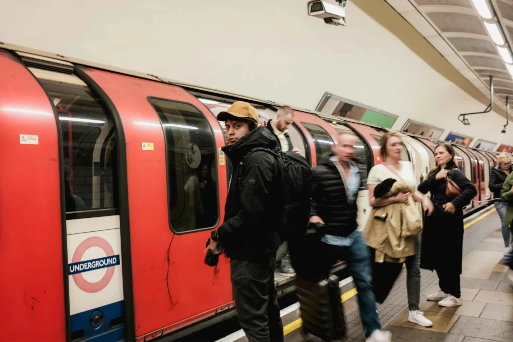 Londra Metrosu’nda Yeni Uygulama! Çoklu Gebeliklere Özel Rozet