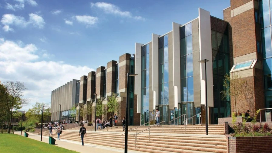 Kent Üniversitesi’nde Menenjit Alarmı! İki Kişi Hayatını Kaybetti