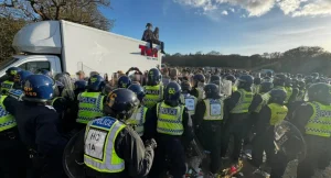 Dorset’te Yasadışı Rave Partisine Polis Müdahalesi