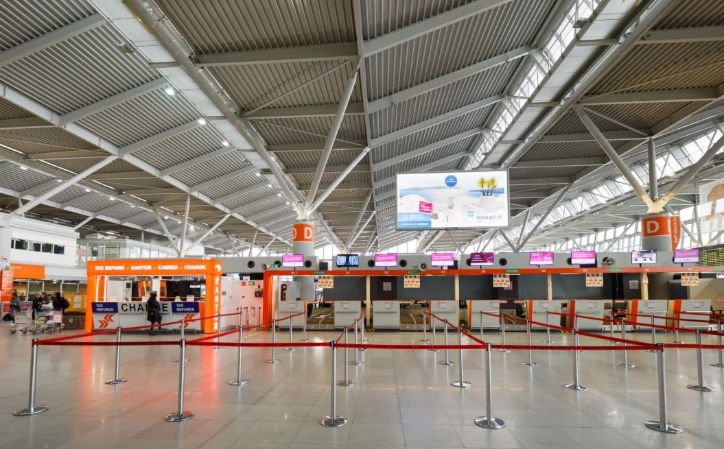 Hangi havayolları İngiltere’ye uçuşlarını iptal ediyor ve siz ne yapabilirsiniz?