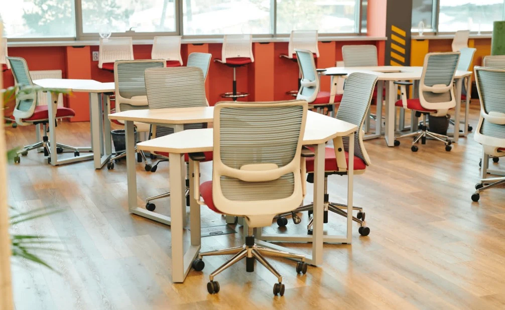 Londra’da Okullarda Grev Alarmı! Bine Yakın Personel İş Bırakıyor