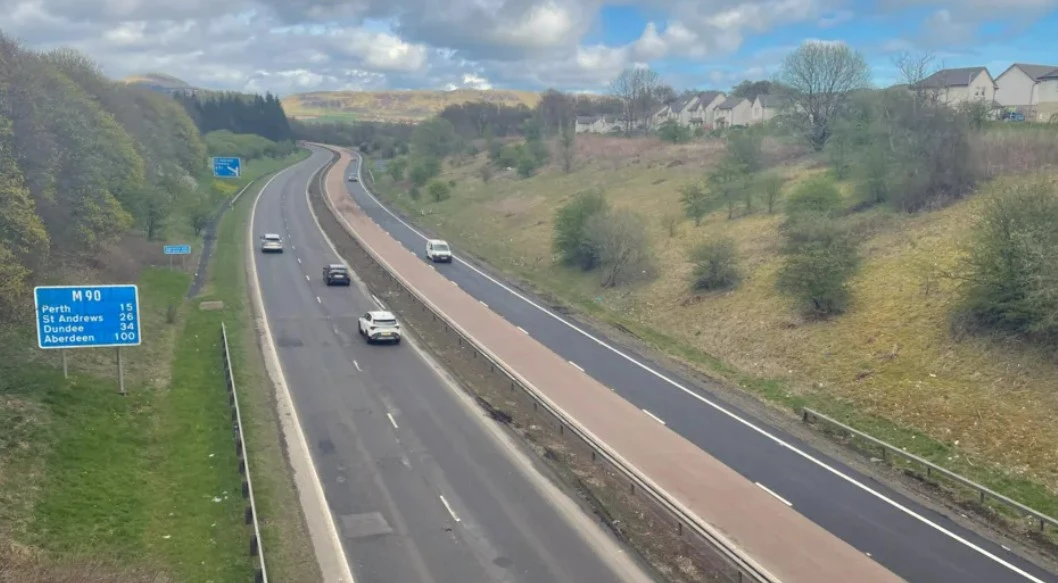 İskoçya’da ters yönde ilerleyen araç iki kişinin hayatına mal oldu