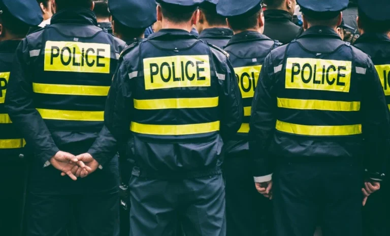 Kuzey İrlanda’daki Larne Limanı’nda 4 Milyon Sterlinlik Uyuşturucu Ele Geçirildi