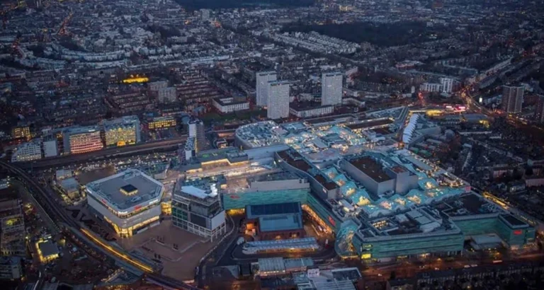 Avrupa’nın en büyük alışveriş merkezi Londra’da