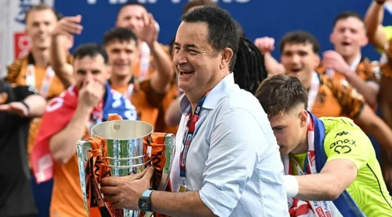 Acun Ilıcalı’dan İngiltere-Türkiye Futbolu Kıyaslaması: “Siyahla Beyaz Kadar Fark Var”